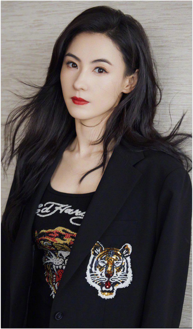 Trương Bá Chi bôi nhọ Tạ Đình Phong sau khi ly hôn.