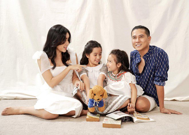 2 cô con gái xinh đẹp của Hồ Hoài Anh và Lưu Hương Giang.