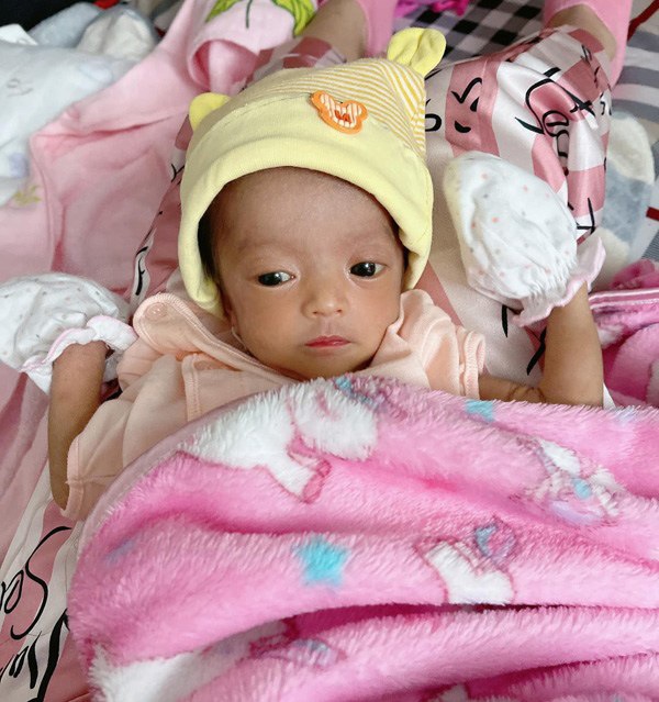 Sao Việt sinh non: Con gái Khánh Thi tím tái, con Mạc Văn Khoa nặng vỏn vẹn 1,9kg - 7