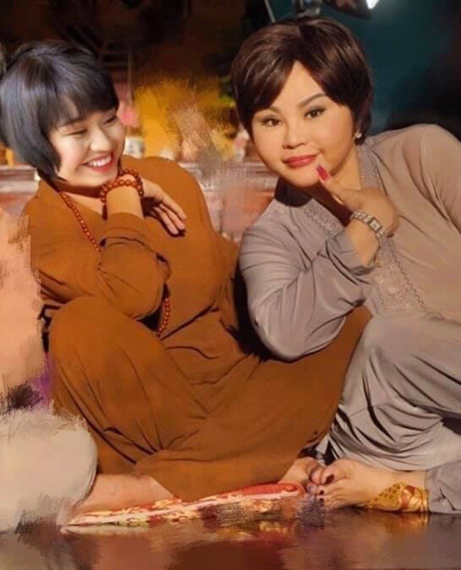 Lê Lộc amp;#34;đỏ mặtamp;#34; gọi điện cầu cứu người yêu, còn amp;#34;bóc phốtamp;#34; mẹ - 2