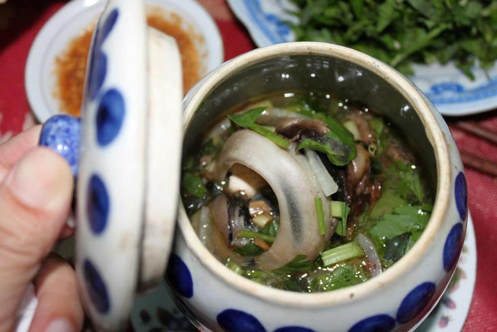Đặc sản mệnh danh “đèn pha đại dương” nhìn ghê rợn thách bạn dám ăn, ăn được lại nghiện - 2