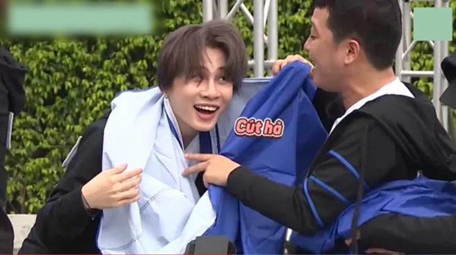 Khán giả chỉ trích Jack ăn nói cộc lốc, vô lễ với Trường Giang, lên TV kém xa ảnh mạng - 15