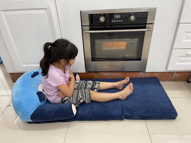 Khoảnh khắc dễ thương của cô bé Misu.