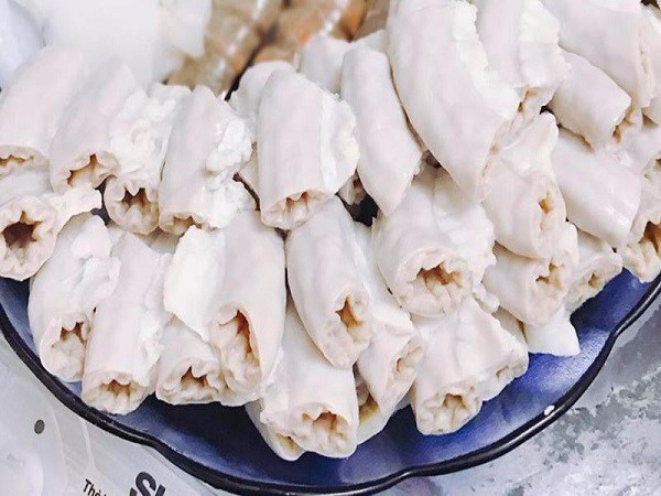 Khi chọn lòng cần phải quan sát kỹ, tốt nhất nên mua về rồi tự chế biến.