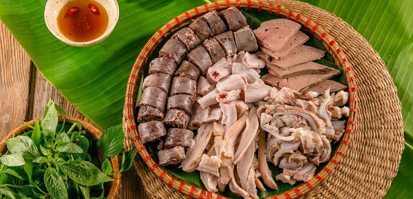 Lòng lợn là món ăn khoái khẩu được rất nhiều người ưa chuộng.