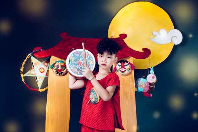 Nhờ có sự thể hiện xuất sắc ngay từ đầu, mẫu nhí gốc Bắc Ninh “lọt mắt xanh” rất nhiều nhà mốt đình đám và các nhãn hàng.