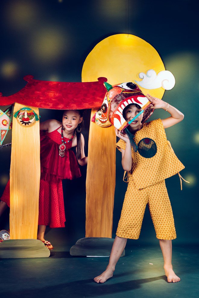 Có mối quan hệ thân thiết như vậy nên dịp lễ Trung thu này, do giãn cách xã hội nhưng danh ca Ngọc Sơn vẫn không quên dành tặng những lời chúc tốt đẹp nhất đến cháu trai của mình.