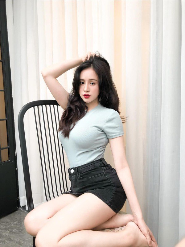 Bà Tưng chứng minh chỉ cần có ba vòng phồn thực, mặc áo kín như bưng vẫn thừa sexy - 7