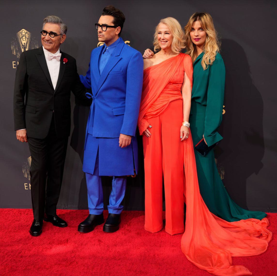 Ba mỹ nhân đua nhau diện trang phục của NTK Nguyễn Công Trí, bùng nổ sắc vóc tại Emmy 2021 - 1