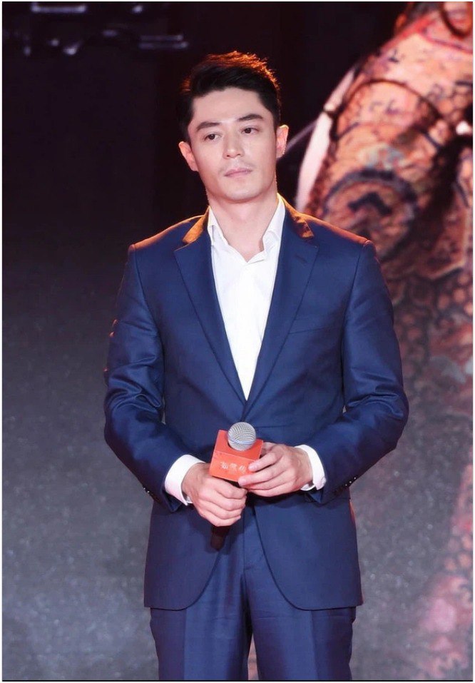 Cô là tình cũ của Hoắc Kiến Hoa.