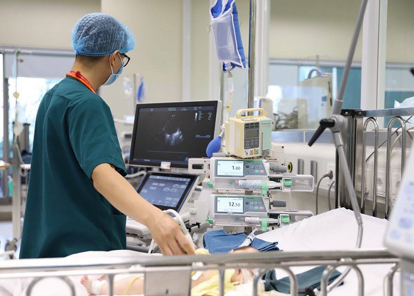 Có trường hợp nhiễm khuẩn huyết do tụ cầu vàng ảnh hưởng đến cả tim, phổi.