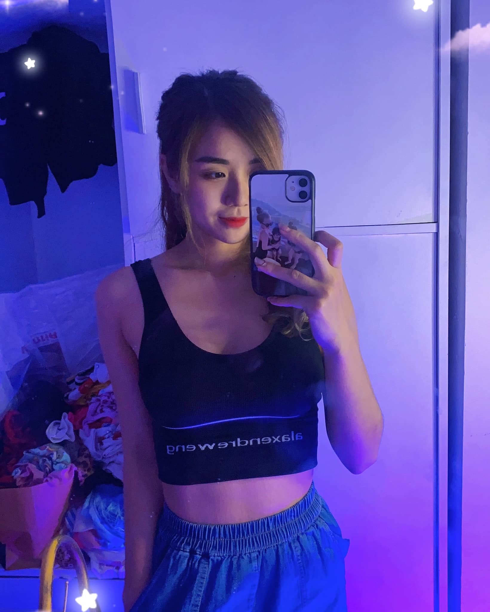 Hậu chia tay với bạn trai là bạn thân của chồng cũ, đây là cách Cindy Lư vượt qua sóng gió dư luận. Không phô trương quá nhiều nhưng có thể thấy, bà mẹ 2 con cũng tập trung công sức vun đắp rất nhiều cho vóc dáng.