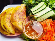 Mẹo hay nhà bếp - 9X đổ bánh xèo cái nào cũng giòn tan, hóa ra là dùng 1 loại bột ai cũng bất ngờ