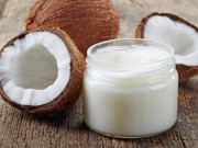 Sức khỏe - Chị em chuộng dùng dầu dừa làm đẹp, giảm cân, nhưng có 5 dấu hiệu này phải ngưng dùng liền