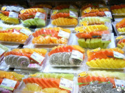 Yêu con - 4 loại món ăn trong siêu thị dễ thối hỏng nhất nhưng 90% mẹ Việt thường mua cho con