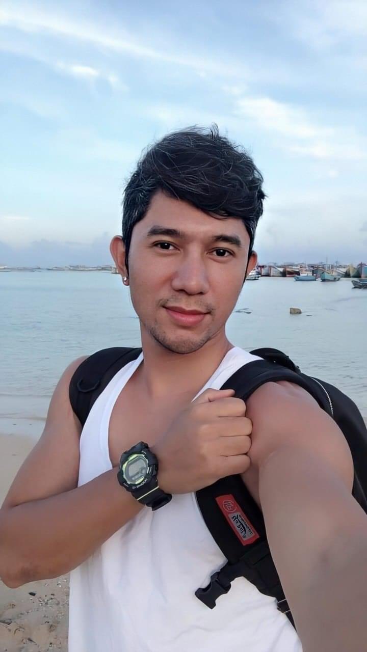 Với mọi góc nhìn đều không có khuyết điểm. Bản thân anh cũng thêm nhiều phần tự tin khi xuất hiện trước công chúng hậu đập mặt xây lại.