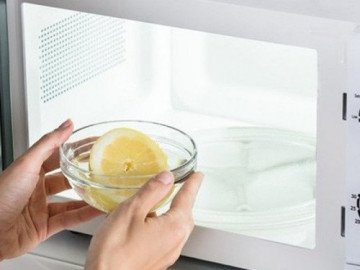Lò vi sóng không vệ sinh thường xuyên có thể trở thành ổ vi khuẩn, gợi ý 5 cách làm nhanh và an toàn nhất