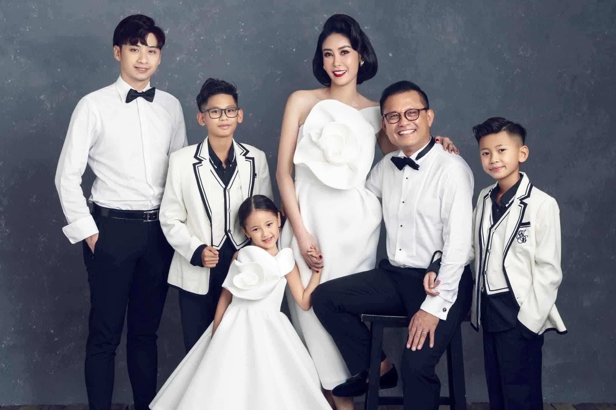 4 Hoa hậu Việt lấy chồng đại gia, đẻ liền tù tì rồi ở nhà chăm con - 6