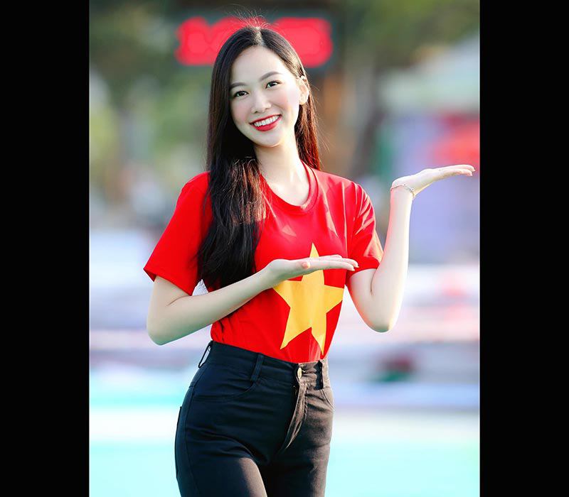 Phạm Thị Phương Quỳnh sinh năm 2000, cô hiện nữ sinh Đại học Tài chính Marketing. Được biết đến khi lọt 5 Hoa hậu Việt Nam 2020 và từng là ứng viên nặng ký của cuộc thi năm ấy. 
