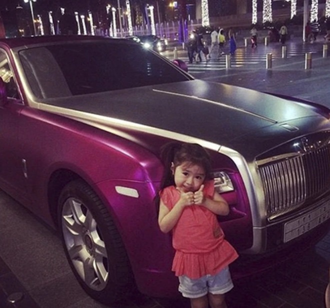 Vóc dáng lớn phổng phao, đẹp như thiếu nữ của bé gái được đại gia Dubai bao nuôi từ 5 tuổi - 7