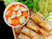 Bếp Eva - 8X mách cách gói nem rán 10 cái đẹp như 10, hóa ra là dùng tuyệt chiêu này!