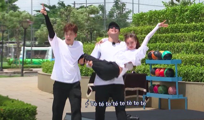 Trường Giang đỏ mặt vì lộ da thịt tại Running Man, Lan Ngọc hét toáng quay đi - 13