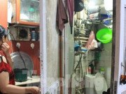 Clip Eva - Tận thấy cuộc sống trong căn hộ 'hộp diêm' ở khu nhà gỗ của Hà Nội