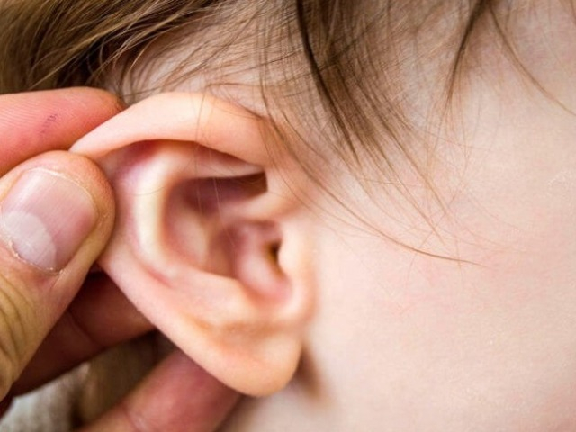 Bệnh viêm tai giữa ở trẻ có nguy hiểm không?