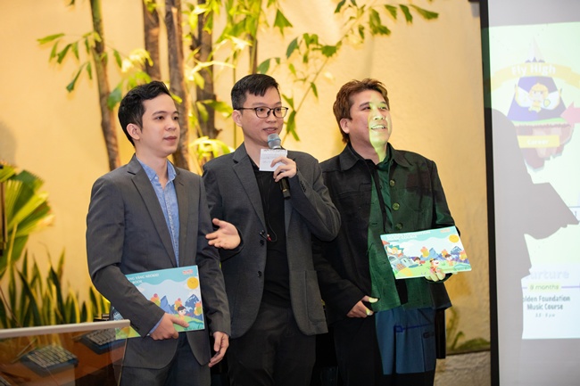 Bộ ba tác giả của Nền Tảng Vàng.