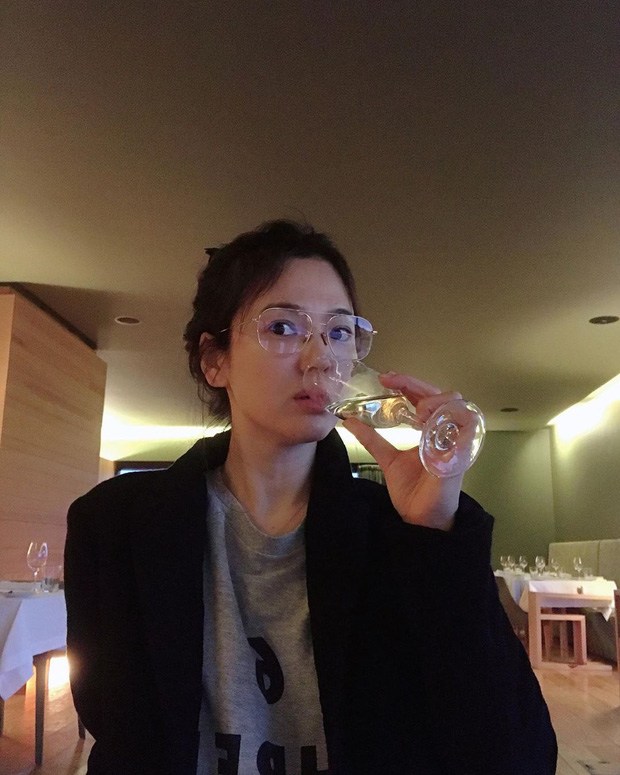 Song Hye Kyo khoe mặt mộc tuổi 41, xóa tan hình ảnh nhăn nheo nhờ chăm sóc theo lời khuyên của mẹ - 5
