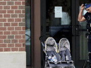 Tin tức - Xả súng ngày Quốc khánh Mỹ: Người cha giấu con vào thùng rác để trốn kẻ xả súng