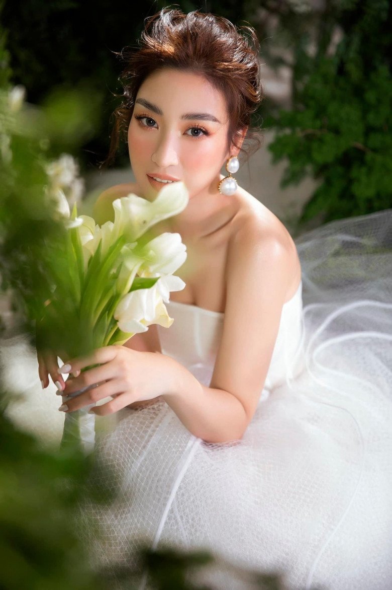 Những lần diện áo cưới gây thổn thức của Hoa hậu Đỗ Mỹ Linh, có chiếc giá 1 triệu đô la - 4
