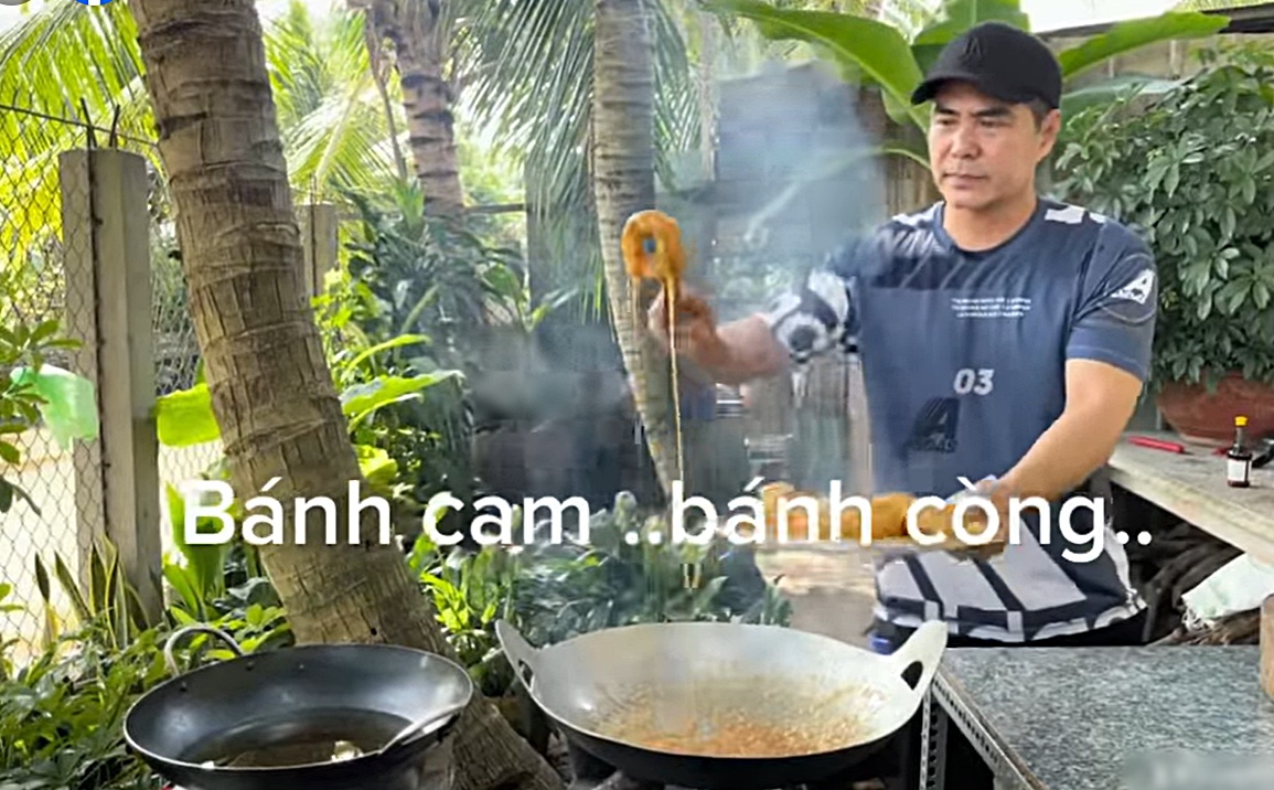 Diễn viên Trung Dũng làm món bánh chân quê khiến dân mạng thấy cả tuổi thơ ùa về, món thứ 2 càng amp;#34;dữ dộiamp;#34; - 1