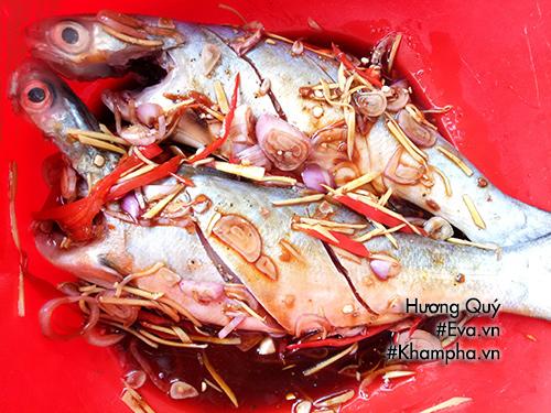 2 cách làm cá hấp xì dầu giấy bạc thơm mềm, đậm vị, ngon quên sầu - 9