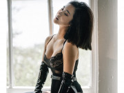 Thời trang - Tuy vẫn được khen giọng hát, nhưng nữ ca sĩ xứ Nghệ lại diện trang phục khó “cảm”