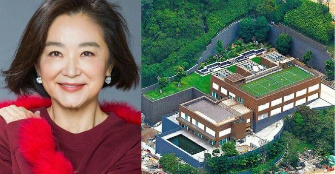 Căn biệt thự từng được bao phủ bởi cây xanh.