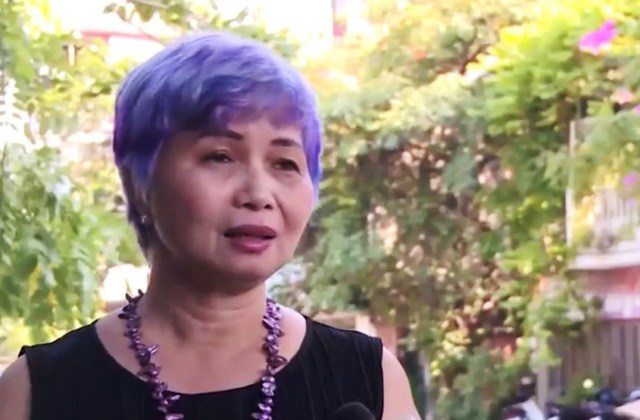 Bà Tiên (SN 1961, Hà Nội) không chỉ gây ấn tượng với người đối diện bởi phong cách thời trang cá tính mà còn ở cái tên vô cùng đẹp nhưng rất đặc biệt: Lê Mai Nga Giao Tiên.