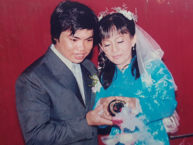 Người phụ nữ Sài thành cưới chồng trẻ kém 20 tuổi, tiết lộ chuyện bị gia đình phản đối và xã hội chế giễu