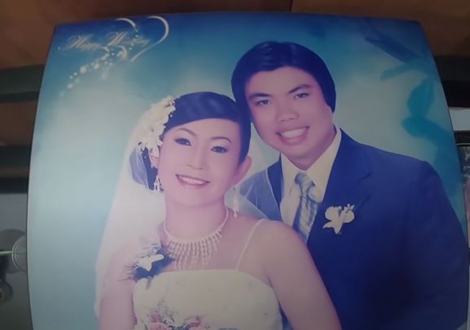 Tấm hình cưới của bà Oanh và chồng cách đây 15 năm.