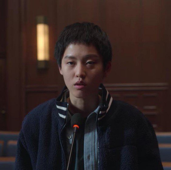 Tạo hình nam sinh ngỗ ngược của Lee Yeon.