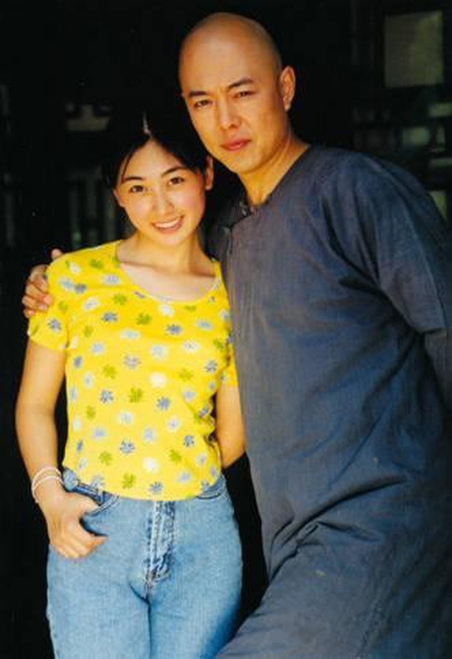 Trương Thiết Lâm yêu thích vẻ đẹp rạng rỡ của cô gái người Hồi nên đã theo đuổi cô.