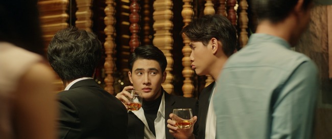 Đội vệ sĩ Việt gồm những chàng trai có vẻ ngoài thu hút không kém “đội Thái”.
