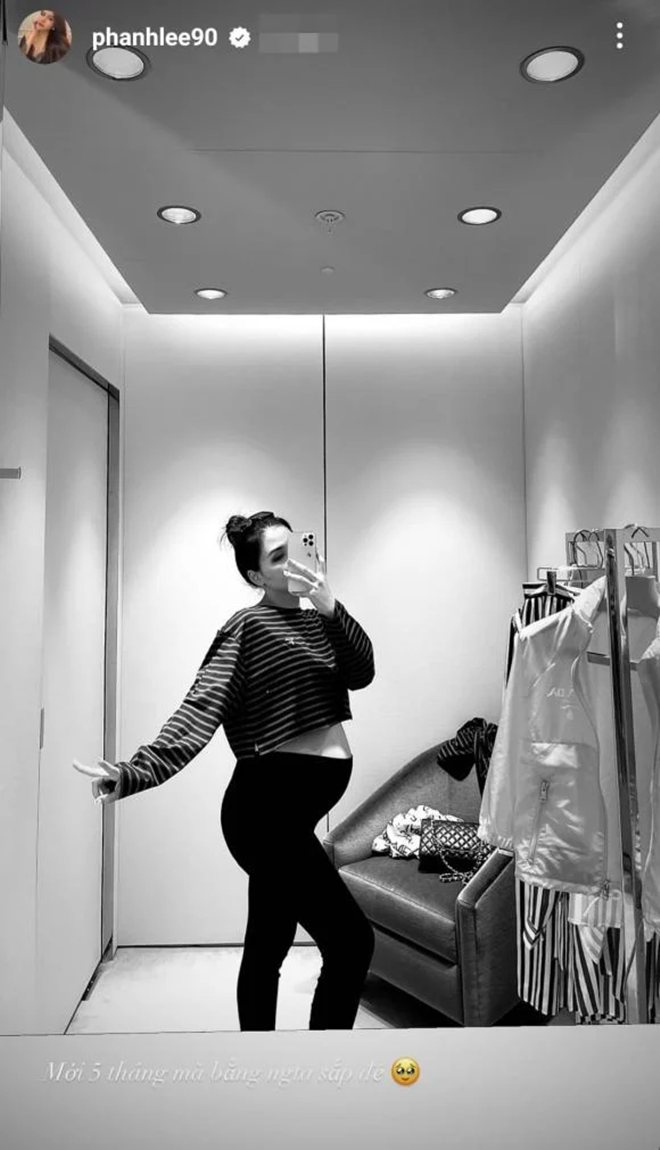 Sao Việt 24h: Con trai út Phạm Hương mặc vest bảnh bao trông giống hệt bố, đi chụp ảnh cưới với mẹ - 9