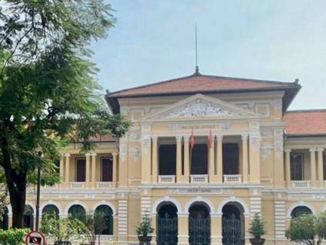 Người cha bạo hành đâm con trai rồi không đưa đi cấp cứu