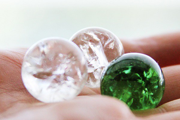 Việc gắn bi vào cậu nhỏ ở các cơ sở không chất lượng để lại hệ lụy lớn với sức khỏe. (Ảnh minh họa)