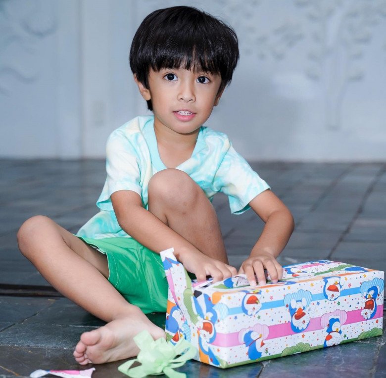 Con trai lai Ấn Độ của DV Nguyệt Ánh ở tuổi lên 4: Đẹp như thiên thần, lâu không xuất hiện cùng bố - 6
