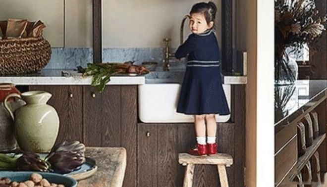 Chân dung con gái út của Liêu Bích Lệ và Alvin Chau.