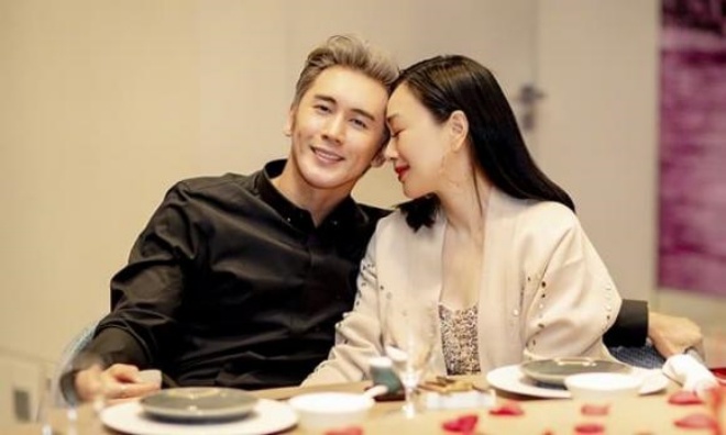 Chung Lệ Đề vừa tổ chức sinh nhật cho ông xã kém 12 tuổi.