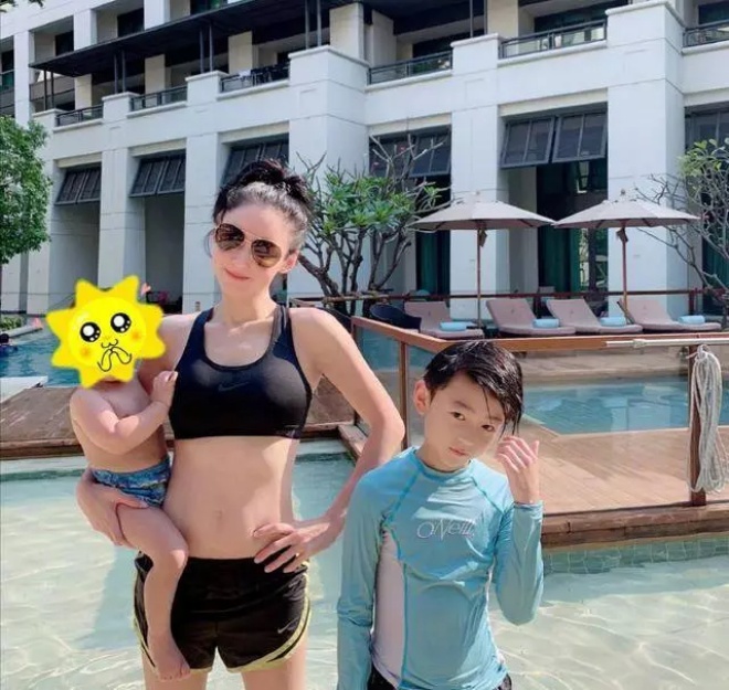 Trương Bá Chi chưa từng tuyên bố về cha ruột của con trai út.