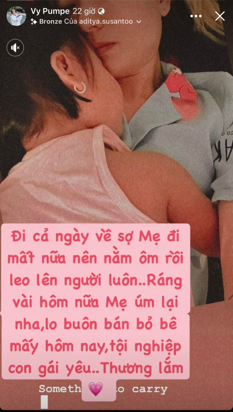 Để con ở nhà đi làm xa, vợ chồng Mạc Văn Khoa nghẹn ngào cảnh bé ôm chặt không rời khi gặp lại - 3